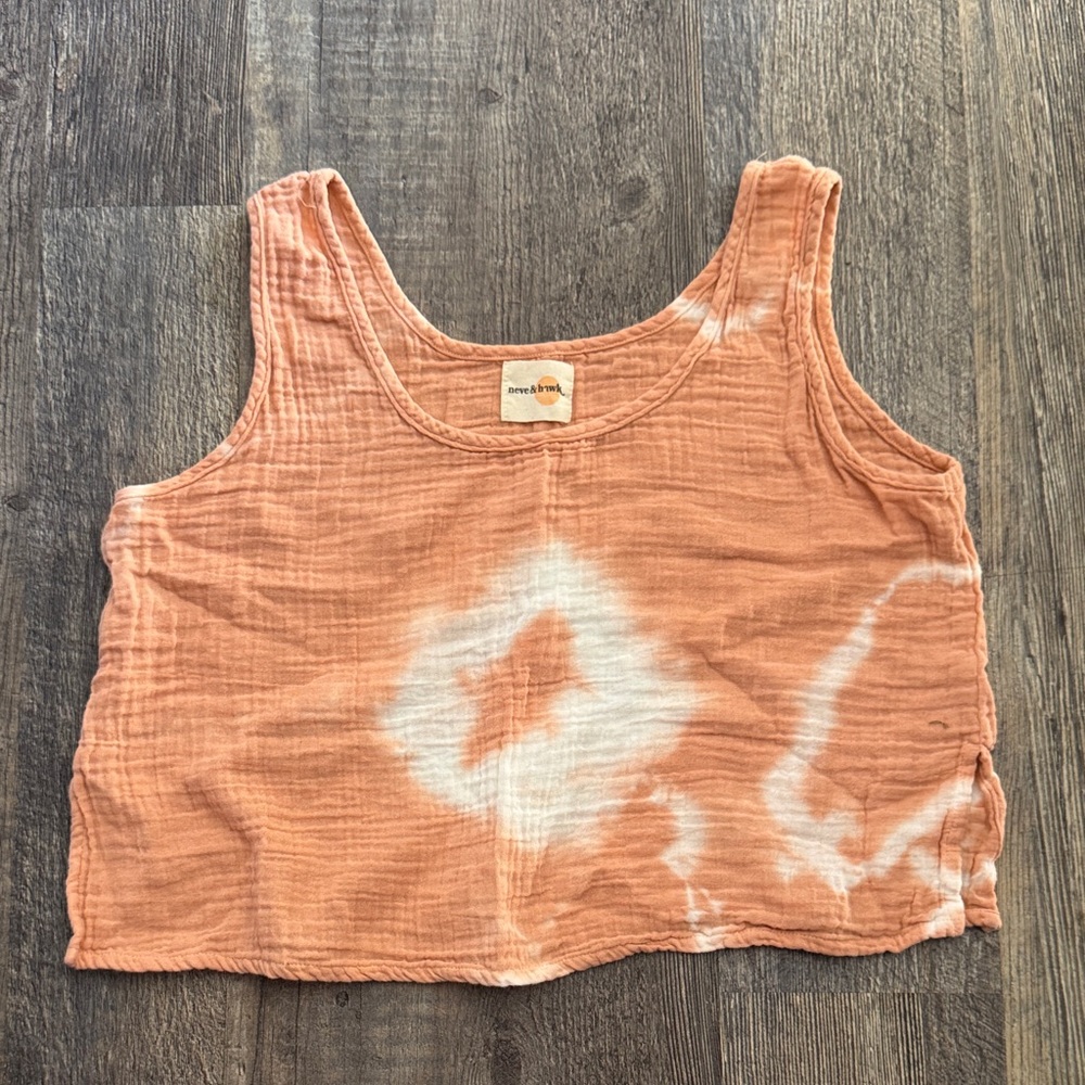 Neve & Hawk Peach and White Tie-Dye Crop Top